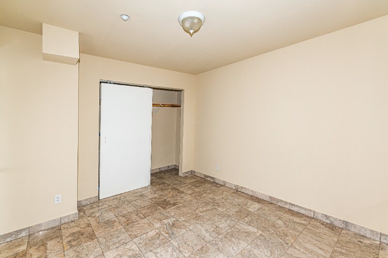 Building Photo - 120 Caldecott Ln