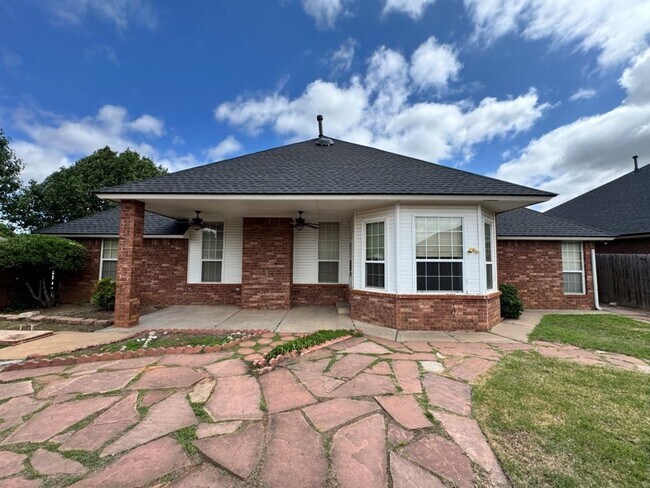 Building Photo - 4-bedroom 2 bath home in Kingsbrook, lots of storage, 2 dining areas and stand-up storm shelter! ...