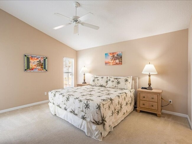 Building Photo - Stunning Fully Furnished 4-Bedroom, 3-Bath...