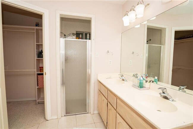 Building Photo - 21 Lilly Cove Dr