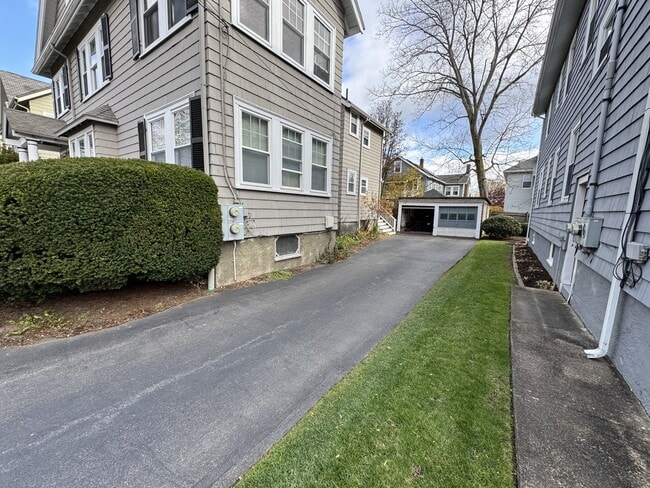 Building Photo - 17 Skahan Rd