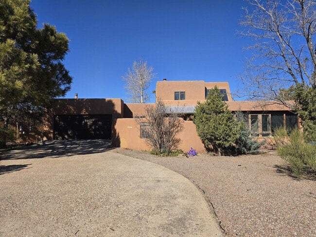 Building Photo - 2835 Don Quixote