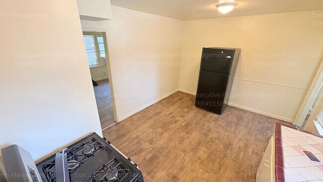 Building Photo - 2321 N Inyo St