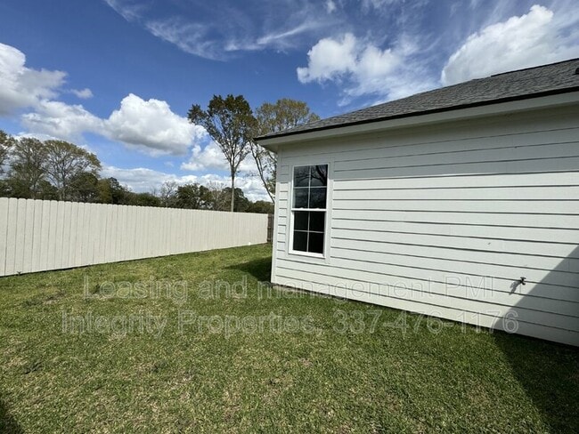 Building Photo - 106 Satsuma Dr