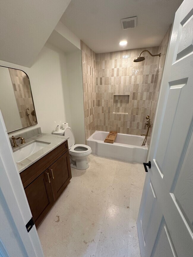 Building Photo - 1045 Forrest Blvd