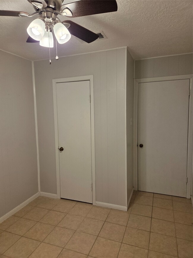 Building Photo - 902 Euclid St