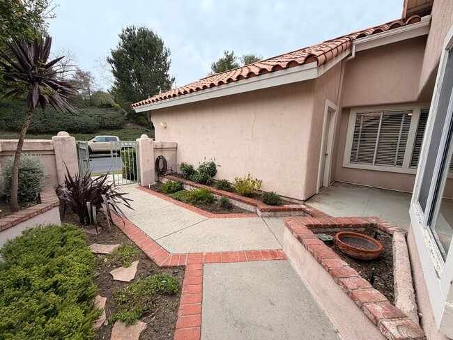 Building Photo - Spacious 2 Bed, 2 Bath House in Prestigious Coto de Caza For Rent!