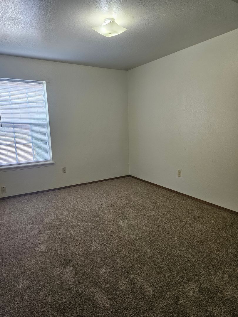 Building Photo - 51 Cedar Creek Ct