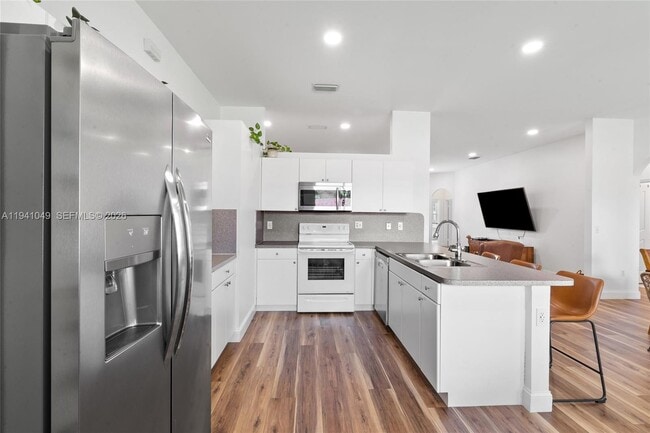 Building Photo - 2630 Dunwoodie Pl