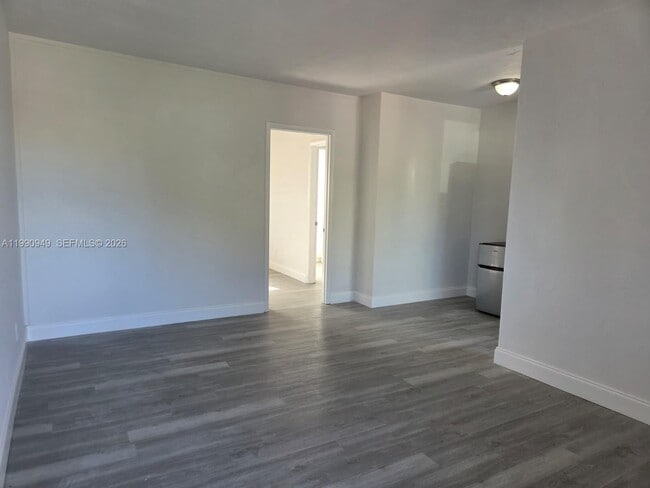 Building Photo - 1628 SW 7th St