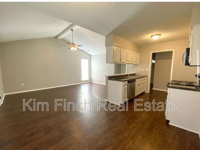 Building Photo - 3845 Shadow Oaks Pkwy