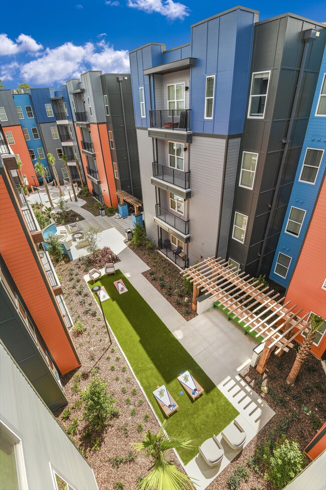 Aerial of Courtyard - StadiumHouse
