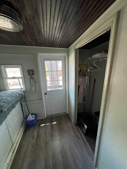 Building Photo - 84 E. 15th Street