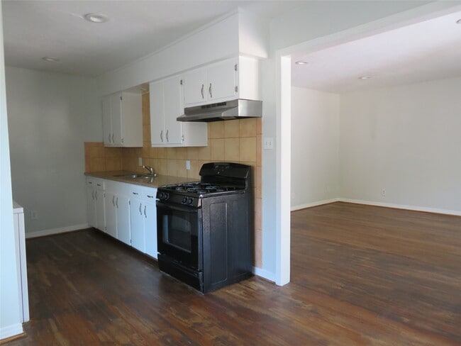 Building Photo - 5016 Walker St