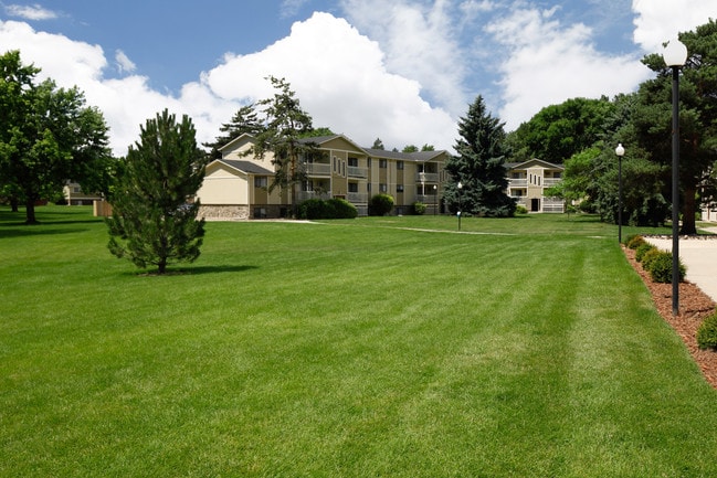 Building Photo - Village Gardens Apartments