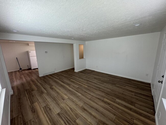 Building Photo - 6825 Lotus St
