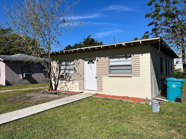 Primary Photo - 1339 Winnifred St