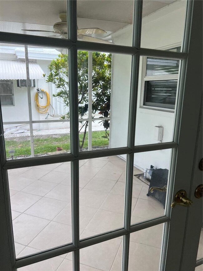 Building Photo - 6805 NW 75th St