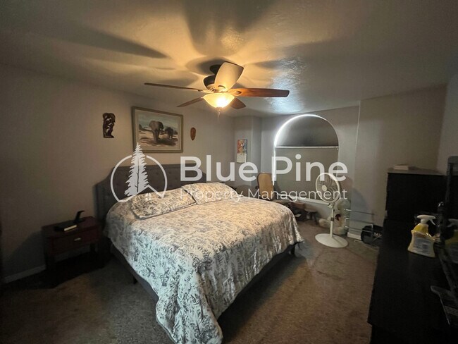 Building Photo - 5107 Lindee Ln