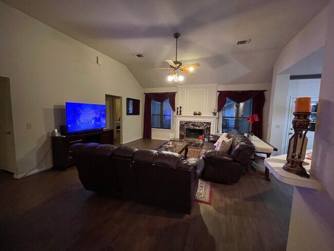 Building Photo - 12819 Reedwood Ridge Rd