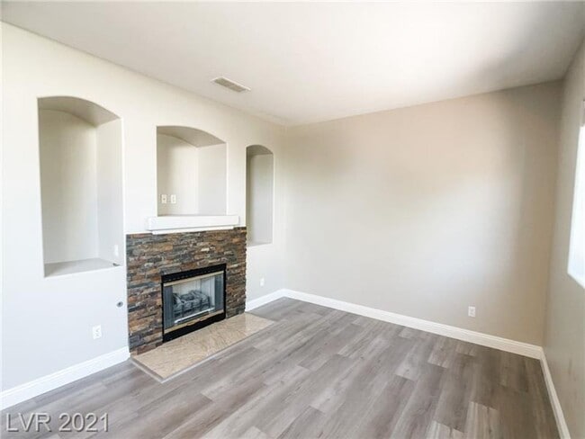 Building Photo - Coming Soon 8/1/25 - Beautiful Summerlin P...