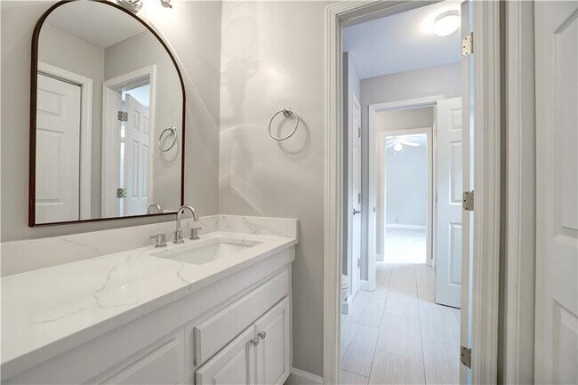 Building Photo - 3740 Ashford Point