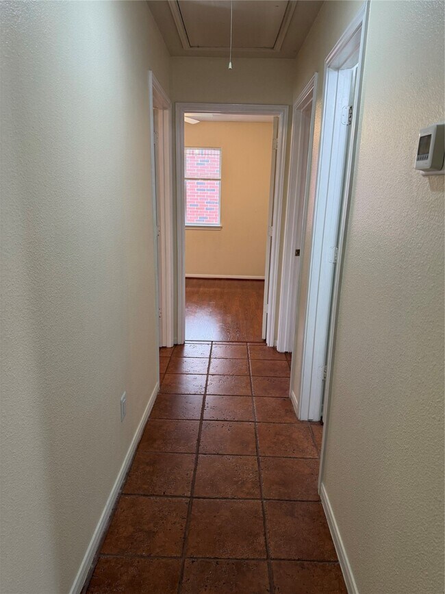 Building Photo - 2314 Clear Ridge Dr