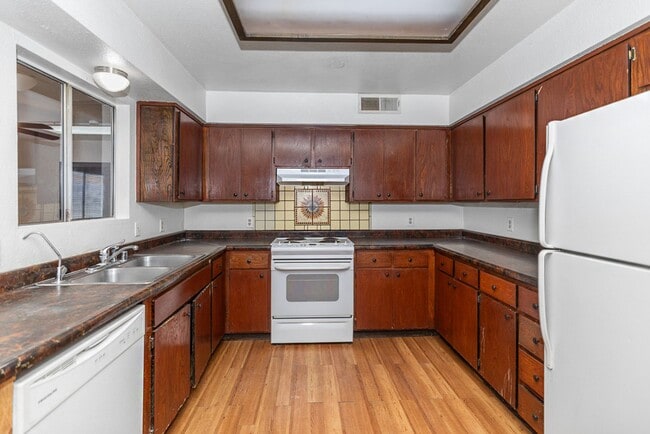 Building Photo - Rental Availalble