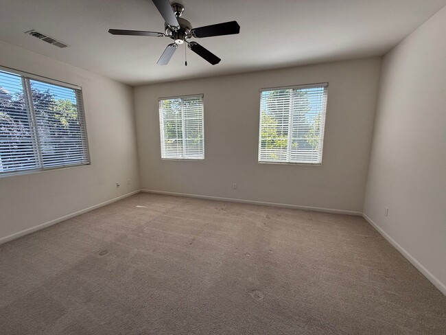 Building Photo - 2912 Mojave Dr