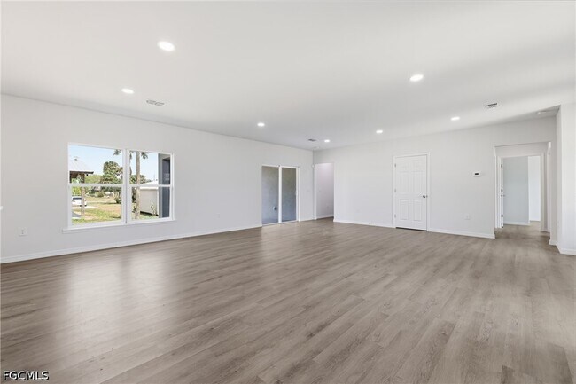 Building Photo - 1406 Ford Cir