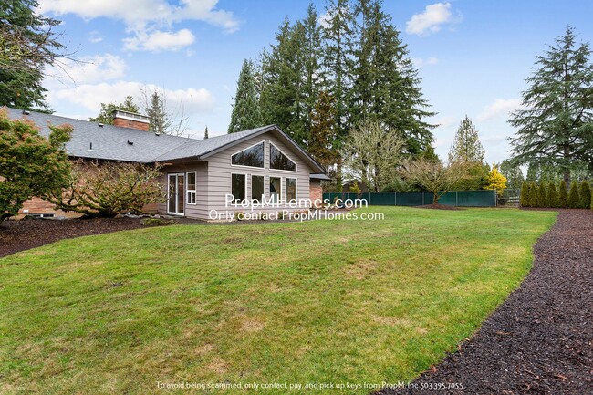 Building Photo - Stunning 3-Bedroom Mid-Century Modern Home...