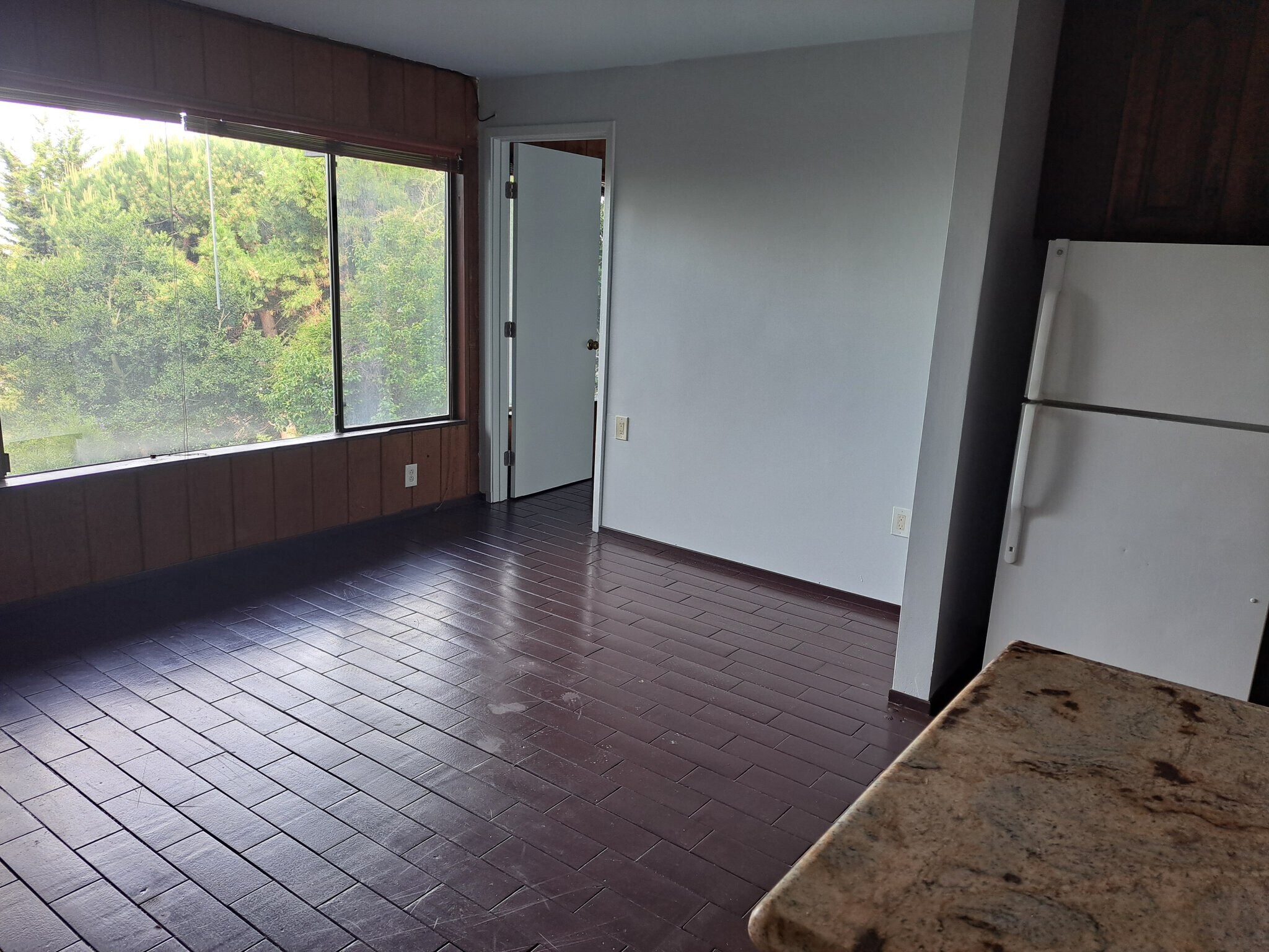 Building Photo - 6170 Plymouth Ave