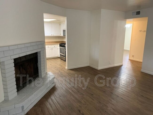 Building Photo - 3912 W Meadow Ave