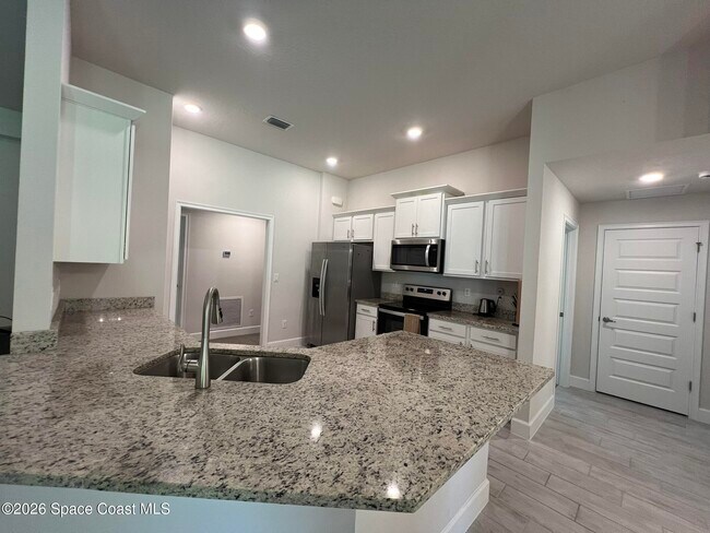 Building Photo - 8752 Waterstone Blvd