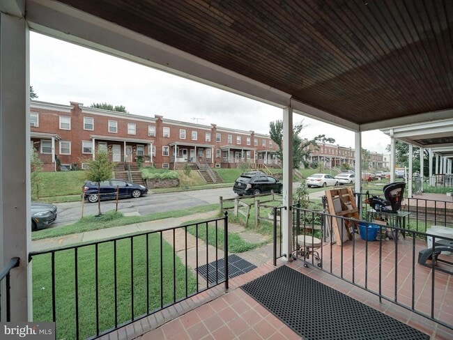 Building Photo - 2047 Griffis Ave