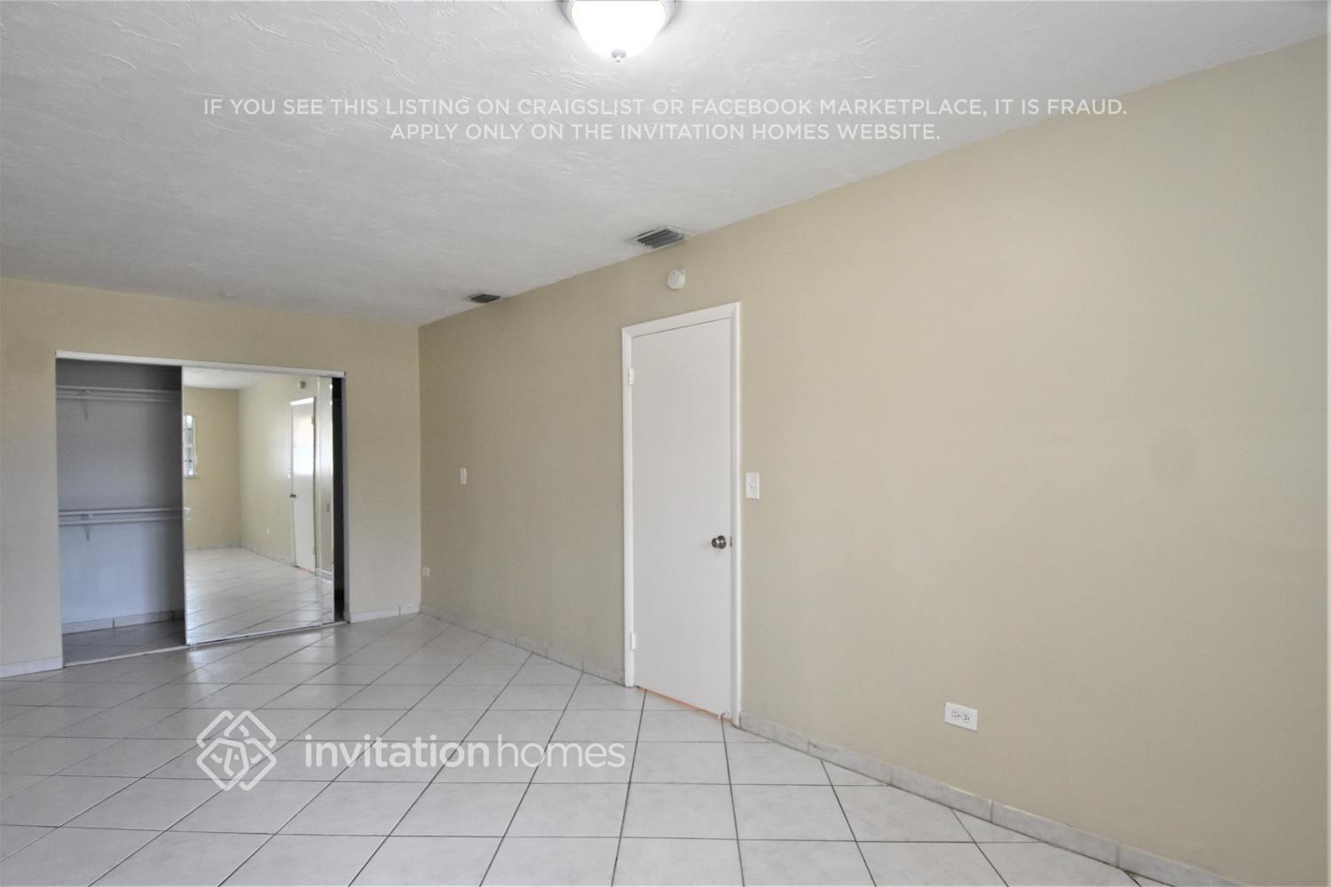 Building Photo - 1720 SW 98th Ct