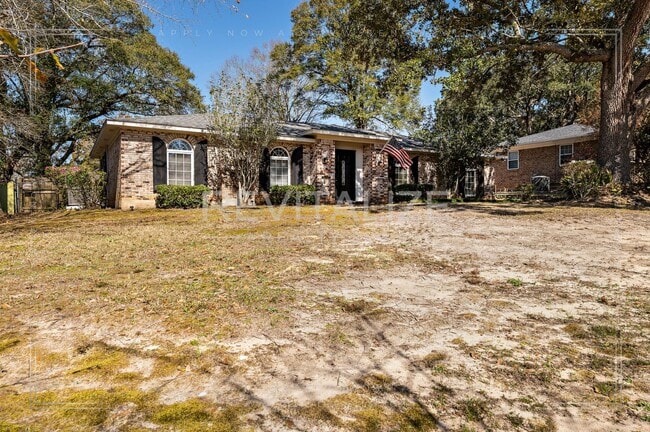 Building Photo - Immaculate 3BR / 2BA Home in Carriage Hills