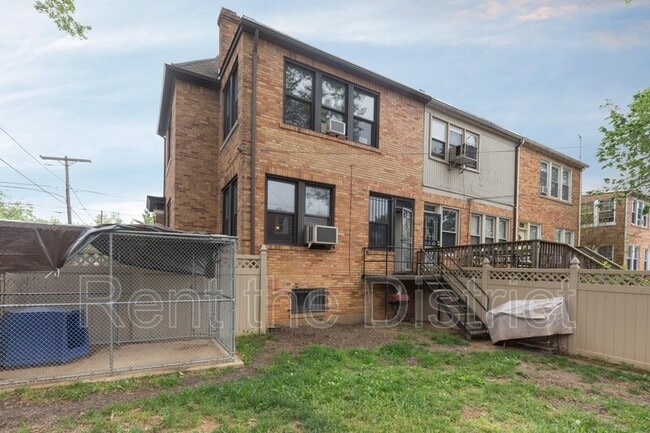 Building Photo - 5600 3rd St NW