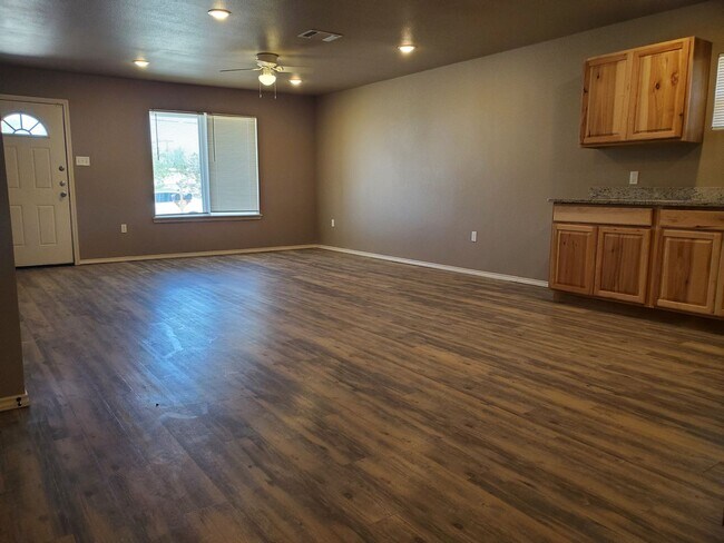 Building Photo - 3/2/1 in Northeast Lubbock