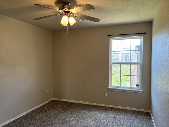 Building Photo - Charming 3 Bed, 2 Bath Rental Property in Barling, AR - Move-in Ready!