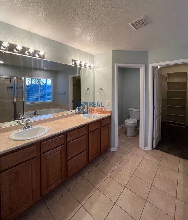 Building Photo - 1432 Westin Dr