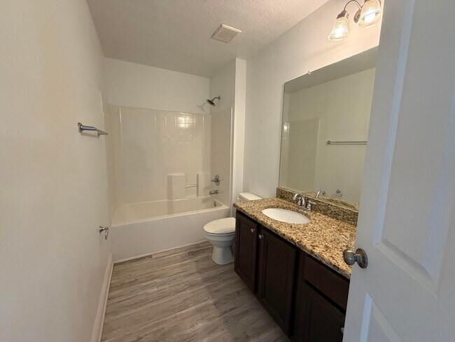 Building Photo - 114 Rearden Wy