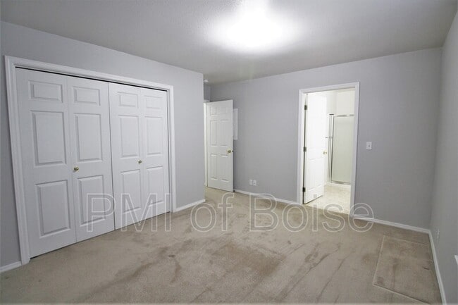 Building Photo - 8931 W Irving St