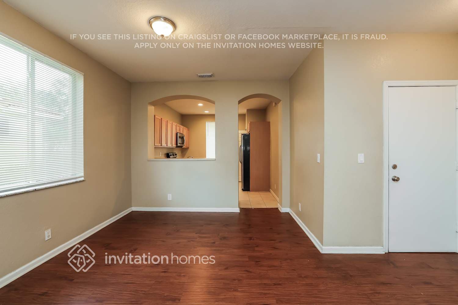 Building Photo - 2819 S Evergreen Cir