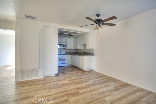 Building Photo - 901 Golden Springs Dr