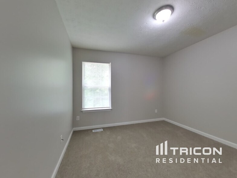 Building Photo - 6526 Revena Ct