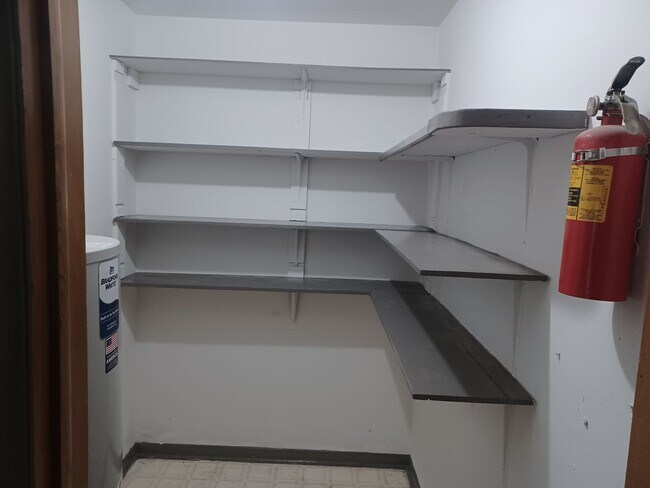 Building Photo - South Side 3 Bed 1 bath Home with Garage