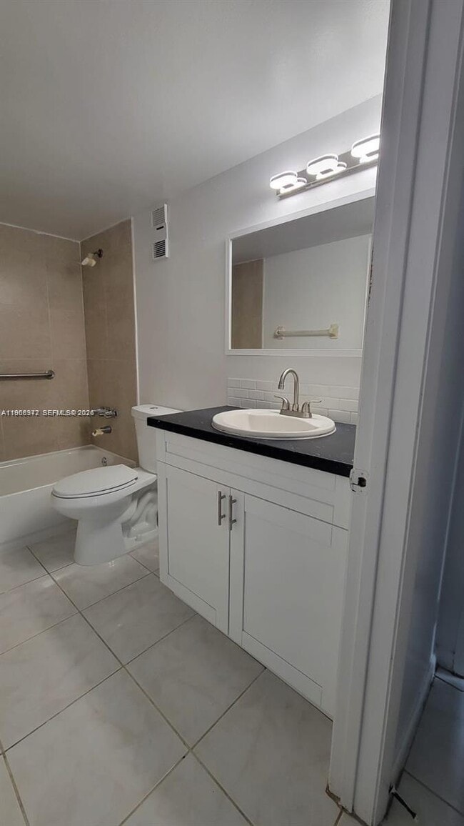 Building Photo - 2042 NW 43 Terrace