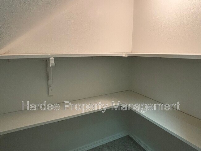 Building Photo - 3313 W Cherry Ln