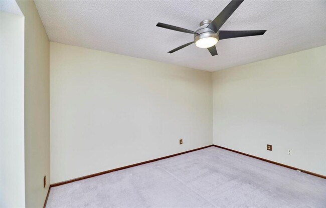 Building Photo - 2304 Yellowstone Park Ct